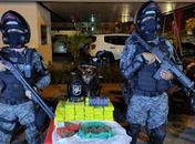Polícia apreende 22kg de maconha dentro de residência abandonada em Maceió 