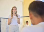 Rota da Educação: Deputada Cibele Moura visita escola em Ouro Branco e conversa com alunos sobre o Agosto Lilás