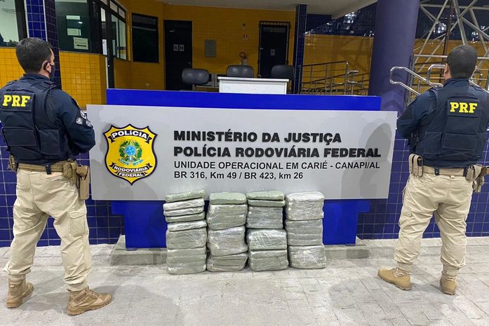 No sertão, PRF apreende 50kg de maconha que seriam entregues em Maceió