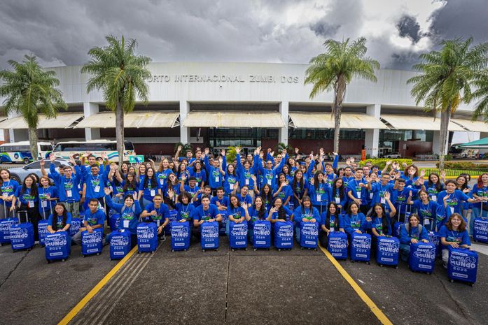 Alunos do Daqui Pro Mundo embarcam para intercâmbio após cerimônia de despedida nesta quinta-feira (4)