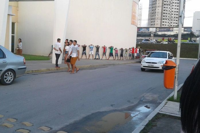 Tumulto em shopping da parte alta