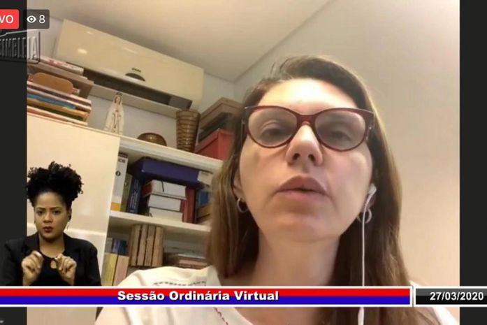 Deputada pede olhar especial para profissionais da saúde e repercute auxílio financeiro e isolamento social