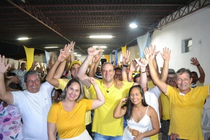 Dalmo Jr reúne amigos e correligionários em confraternização