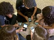 Adolescentes não têm apoio para lidar com redes sociais, diz pesquisa
