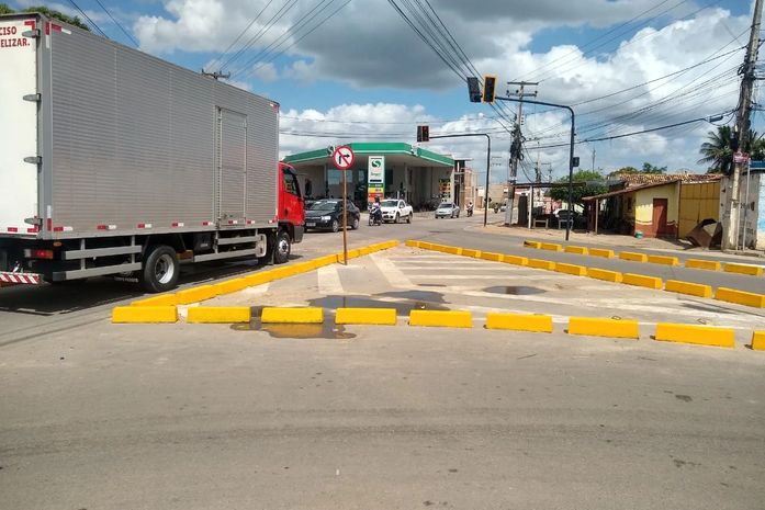 Semáforo instalado no cruzamento da Rodovia Estadual AL-115