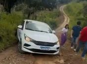 VIDEO: Comunidades indígenas e moradores criticam prefeita por abandonar estrada de acesso