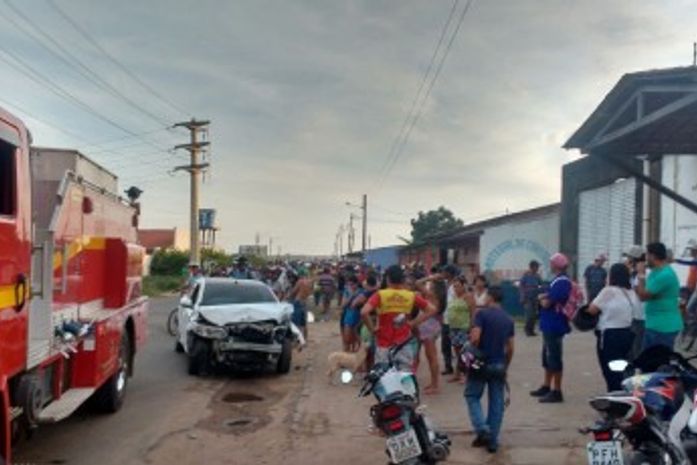 Motociclista fica ferida após colisão entre veículos em Arapiraca
