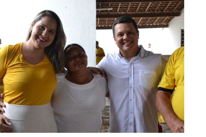 Piaçabuçu: pensando na inelegibilidade, Dalmo Santana cogita esposa como substituta na chapa