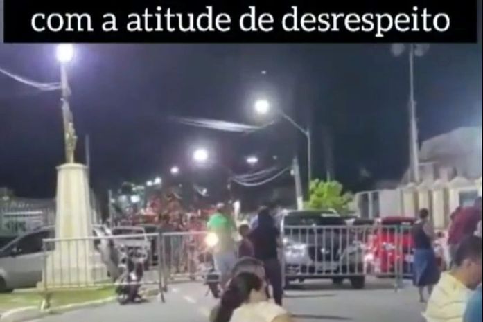 Padre pede ajuda da PM para encerrar carnaval fora de época e celebrar missa de páscoa