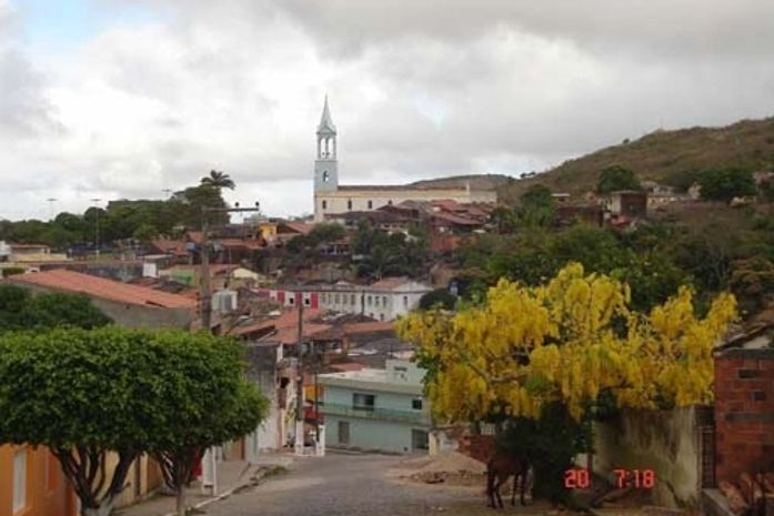 Vereadores de Mata Grande discutem 140% de reajuste de salário