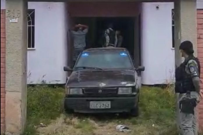 Suspeitos de arrombar, pela quinta vez, casa no Pinheiro são presos em flagrante