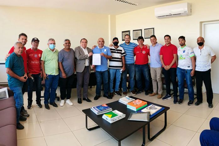 Inácio Loiola abraça causa dos clubes para fortalecer futebol amador e profissional