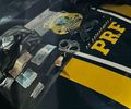 Motorista é preso com pistola e mais de R$ 37 mil em espécie durante abordagem da PRF em Maceió