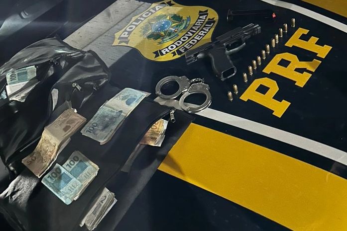 Motorista é preso com pistola e mais de R$ 37 mil em espécie durante abordagem da PRF em Maceió