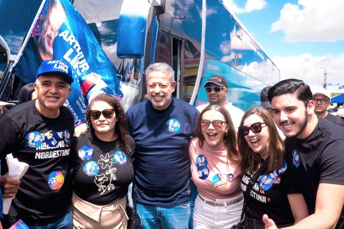 Arthur Lira recebe carinho dos sertanejos em megacaminhadas em Tapera e Senador Rui Palmeira: “O Sertão alagoano vai ter voz, força e vez no Senado”