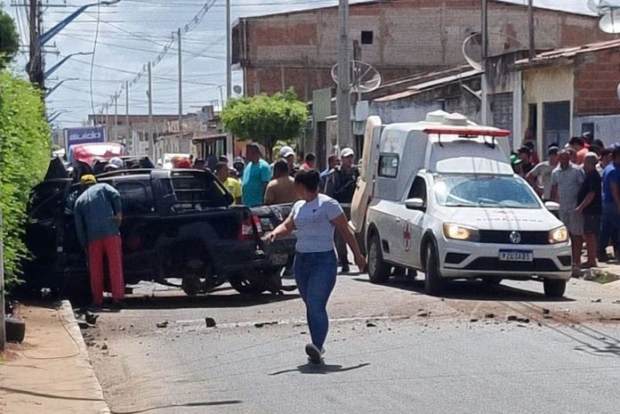 Motorista perde controle e colide em poste durante perseguição policial na AL-115