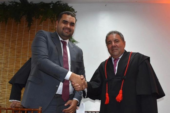 Representando a AMA, prefeito Tiago Freitas prestigia posse do procurador-geral de Justiça