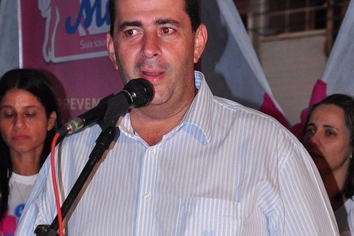 Rodrigo Gaia entrega cargo ao prefeito James Ribeiro