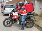 Farmácia em casa: Prefeitura entrega medicamentos nas residências com mototaxistas da cidade