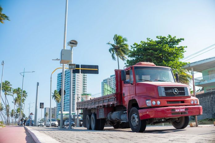 Câmeras são instaladas para monitorar segurança em Maceió; equipamentos não são de fiscalização de trânsito