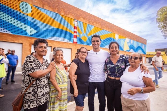 HC entrega Novo Mercado e realiza sonho de 40 anos no Benedito Bentes