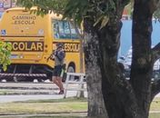 Militar foi flagrado por populares correndo com fuzil em punho dentro do Cepa, em Maceió