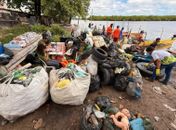 Mais de uma tonelada de lixo é recolhida em ação na Lagoa Mundaú