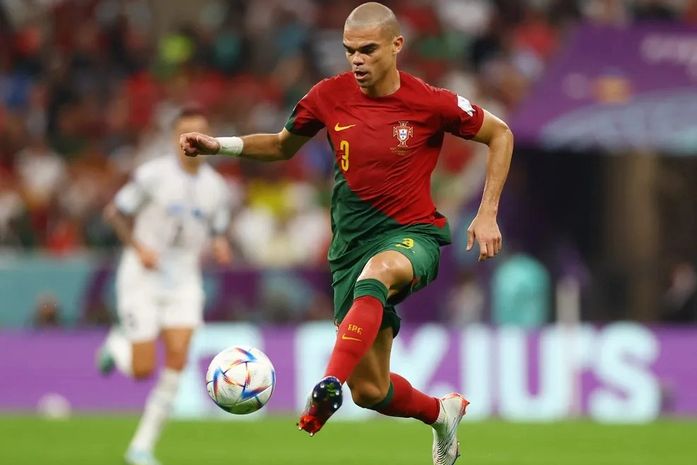 Pepe em partida contra Uruguai