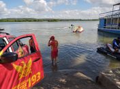 Bombeiros retomam buscas por criança que caiu de embarcação na Lagoa Mundaú
