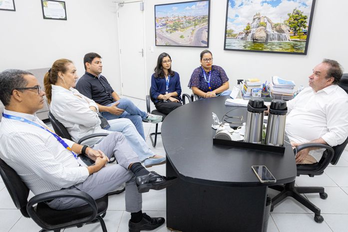 Arapiraca apresenta sugestões ao novo gerente da Equatorial