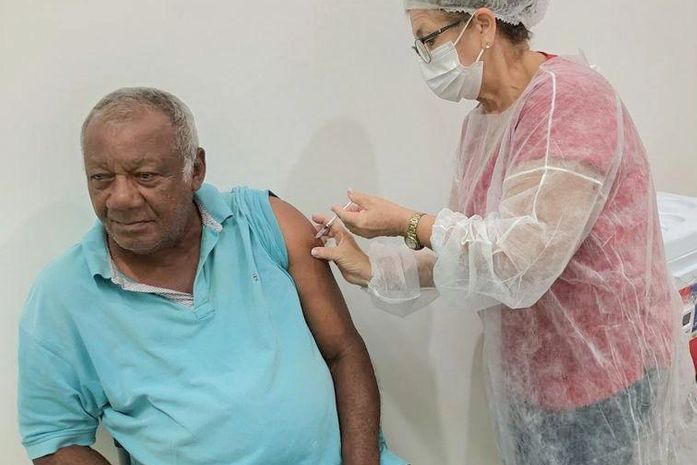 Saúde de Branquinha inicia campanha de vacinação bivalente contra COVID-19