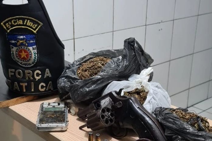 Apreensão de arma e drogas