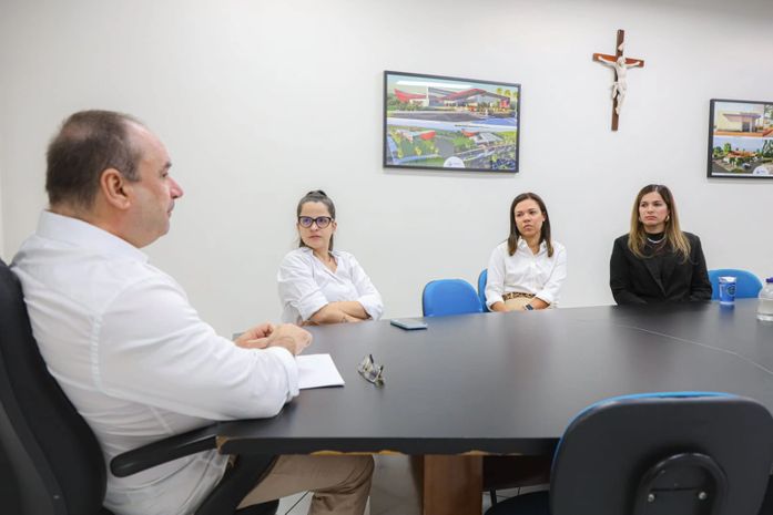 Prefeito Luciano recebe juíza Eliana Acioly para ampliar ações em defesa e proteção da mulher arapiraquense