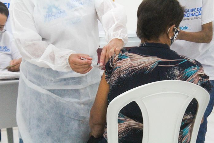 Unidade de vacinação da Escola Afrânio Lages, em Delmiro Gouveia, estará aberta neste sábado, 08, para imunização contra a COVID-19