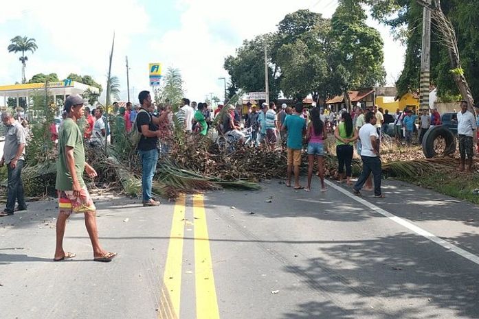 Rodovia está bloqueada e não tem previsão de liberação