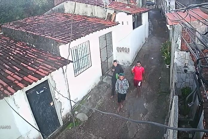 Dois morreram e um deles está foragido