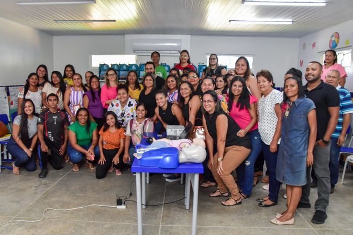 Profissionais da 1ª Creche em tempo integral do município recebem capacitações para iniciar ano letivo de 2023