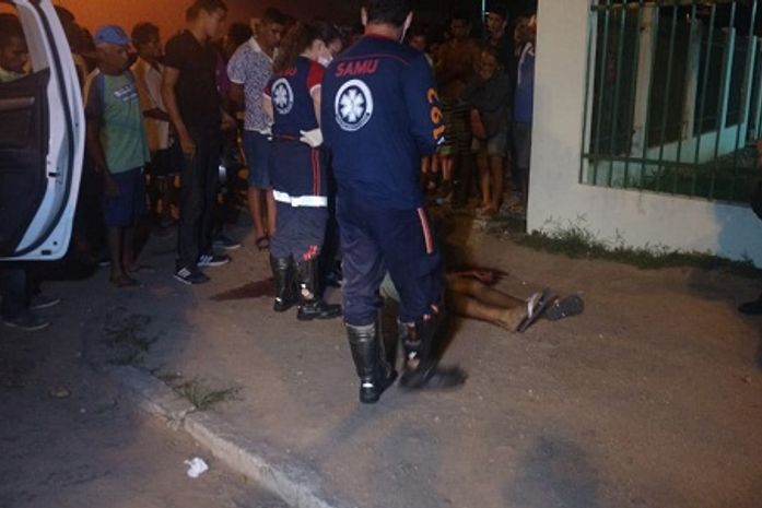 Jovem é assassinado a tiros no bairro Primavera, em Arapiraca