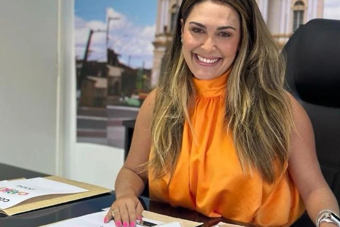 Carnalaje: Prefeita Angela Vanessa assina contratos do maior carnaval de Alagoas,programação será divulgada nos próximos dias