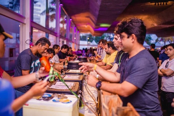 O evento reúne em um mesmo espaço apresentações culturais, gastronomia e rótulos do circuito cervejeiro local.
