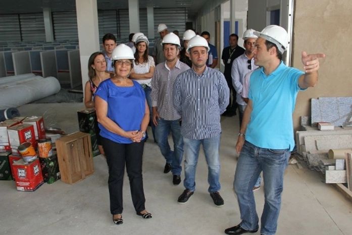 Prefeita Célia Rocha vistoria obras