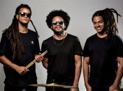 NIGROS lança single de estreia no mês da Consciência Negra ao anunciar o EP
Música Ginga Brasileira inspirado em sonoridades de matizes africanas