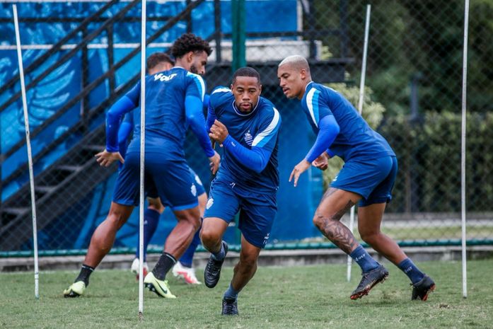 Elenco do CSA realiza treinos da pré-temporada no CT do Retrô