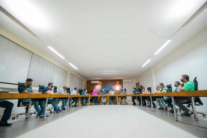 Em reunião, prefeitura analisa a regulamentação do táxi-lotação em Maceió