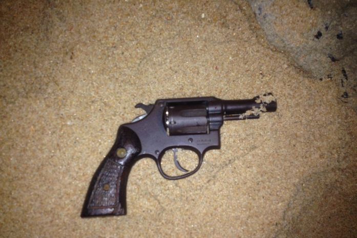Arma encontrada na praia