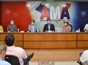Ayres se reúne com prefeitos e secretários municipais de Saúde e diz que “momento é de preocupação e alerta”