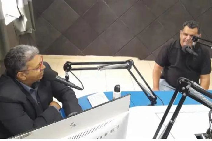 Na manhã desta terça, 24, Fernando Targino foi se defender numa rádio de Palmeira, das acusações oriundas de Marcelo Lima