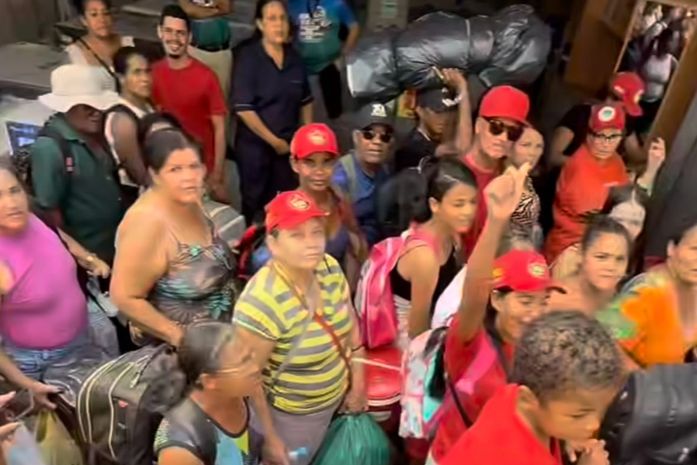 MST e movimentos do campo montam acampamento na sede do Incra, em Maceió
