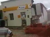 Vídeo: agência dos correios desaba na cidade de Minador do Negrão em Alagoas