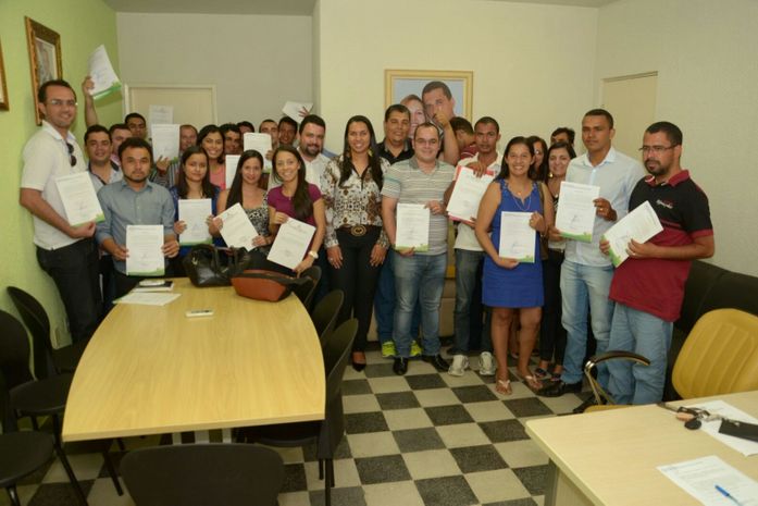 Prefeitura de Limoeiro de Anadia empossa mais aprovados em concurso